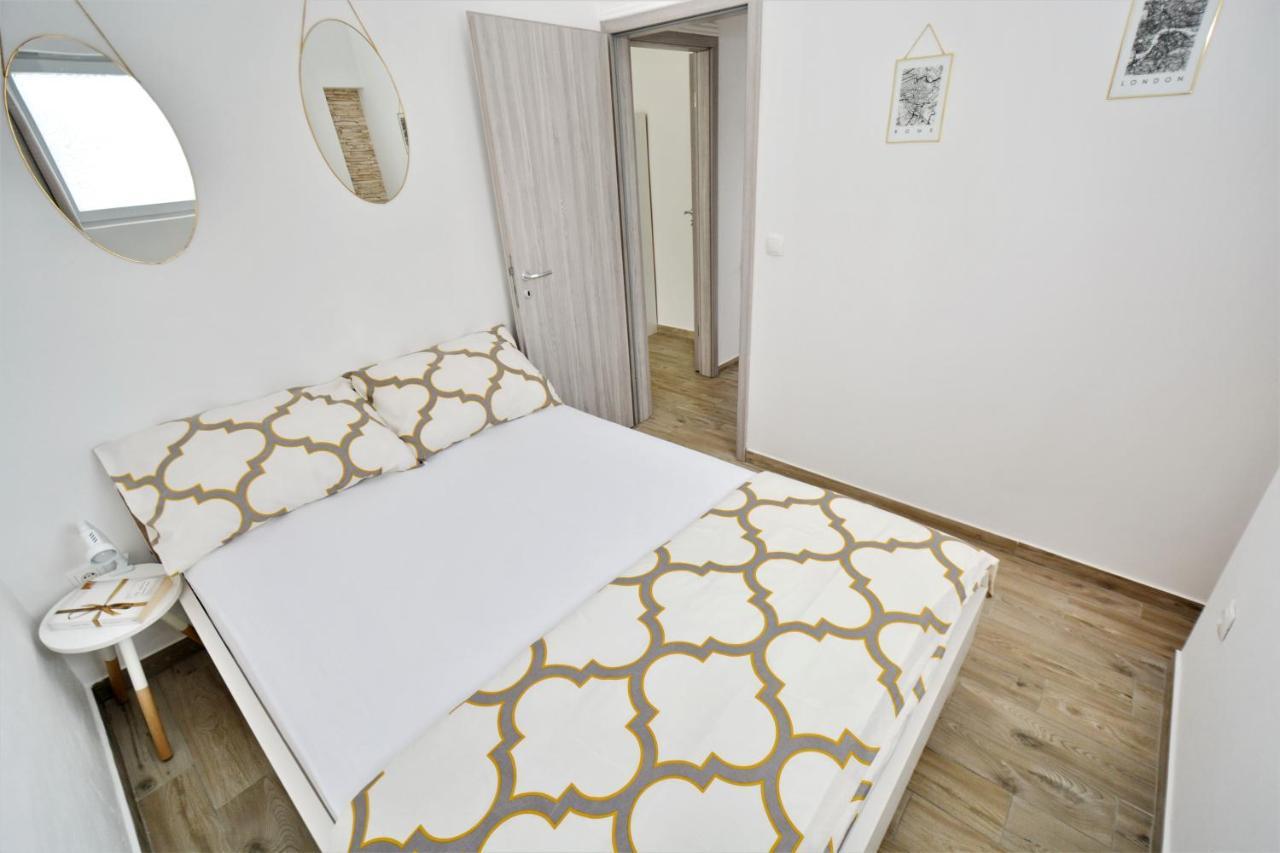 Holiday Home Paulin Obrovac Bagian luar foto
