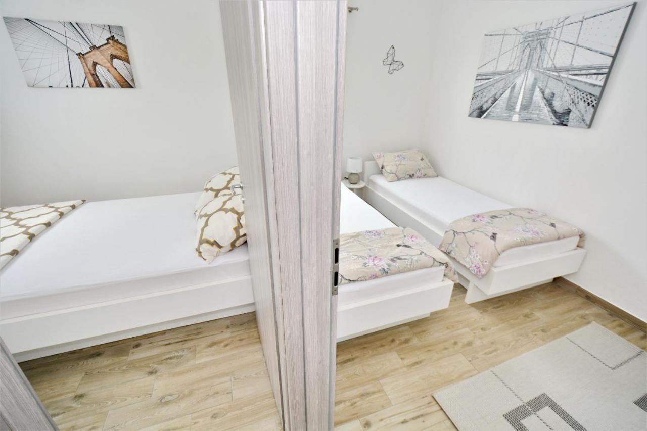 Holiday Home Paulin Obrovac Bagian luar foto